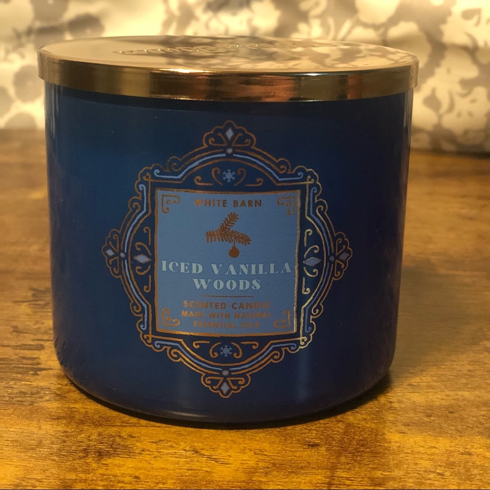 Bath & Body Works Iced Vanilla Woods 3 Wick Candle